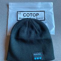 Cappello nero con casse bluetooth
