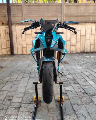 Suzuki Gsx-8s 