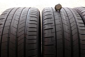 GOMME PIRELLI 255 40 21 295 35 21 DOT0723 COD:2117