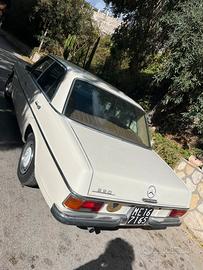 Mercedes 220