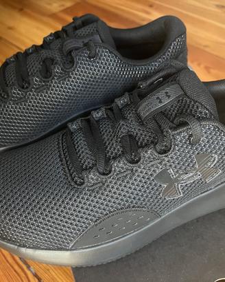 Under Armour Surge – Sneakers Uomo Nere – Nuove