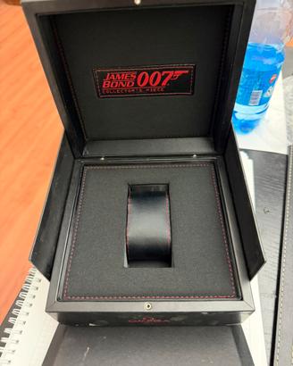 Box omega