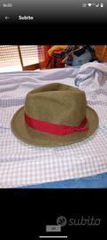 cappello verde di qualità pregiata