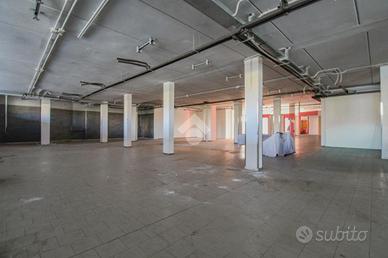 NEGOZIO A CASALGRANDE