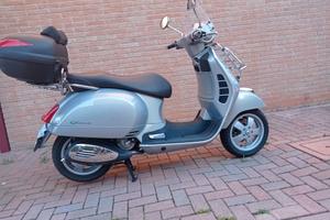 Vespa 300 GTS touring 2015