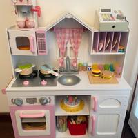 Cucina in Legno completa di accessori