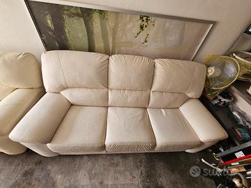 Divano bianco in pelle