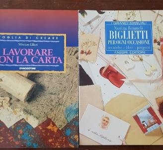 Manuali di decorazione e biglietti con carta
