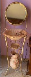 Specchio bagno con catino e brocca