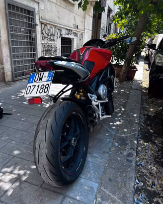 Mv agusta 675 brutale