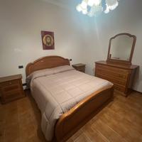 Camera completa in legno massello ciliegio