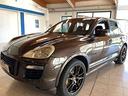 porsche-cayenne-4-8-turbo-s-550cv-color-macadami