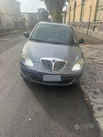 Lancia ypsilon 1.2 8v gpl romano