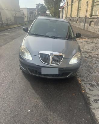 Lancia ypsilon 1.2 8v gpl romano