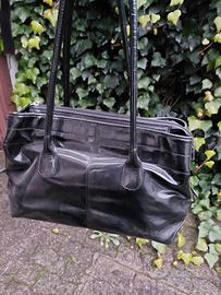 Borsa in vernice nera