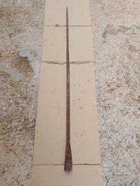 antico attrezzo in ferro battuto 