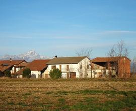 Fossano rustico da ristrutturare