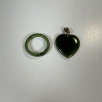 Anello e ciondolo cuore giada