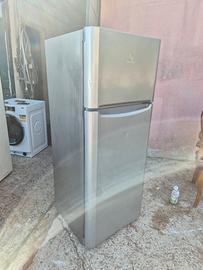 Frigkfifero con congelatore Indesit classe A+