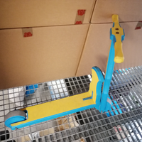 Monopattino in legno