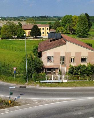 VILLA SINGOLA A BAGNOLO SAN VITO