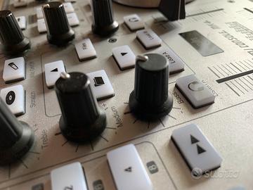 Console DJ Hercules MK4 + cavo PC incluso