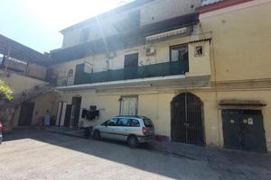 AFRAGOLA * 2°*APPARTAMENTi + SOTTOTETTO +P.Auto