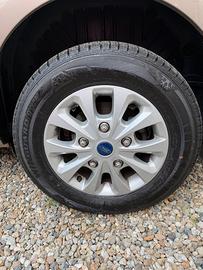 Pneumatici invernali Nexen 215/65 R16
