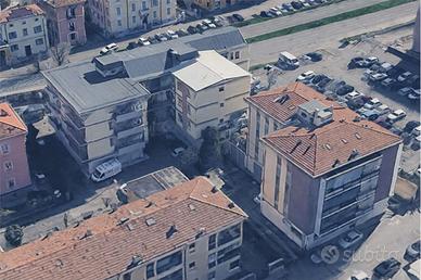 Stabile-Palazzo a Modena