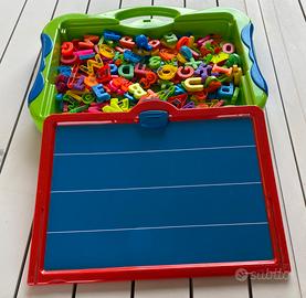 Lavagnetta magnetica con tessere