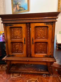 credenza in legno massello stile rinascimentale