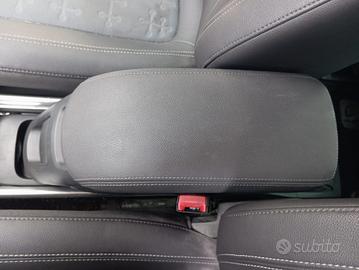 Bacciolo centrale portaoggetti OPEL MERIVA B 2010