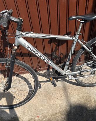 Bicicletta trekking
