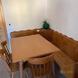 Tavolo con panca ad angolo in legno massello+ sedi