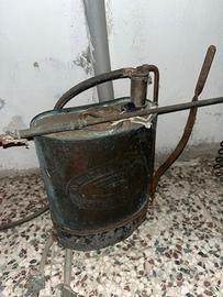 Irroratore agricolo vintage in rame – funzionante