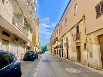 Cava de' Tirreni - Monolocale al 1° piano con balc