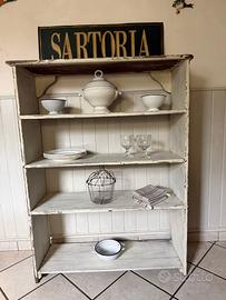 Scaffale vintage rustico