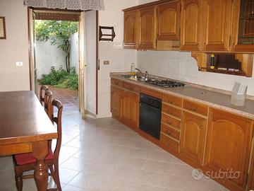 Casa in centro Sapri p. terra con cortile interno