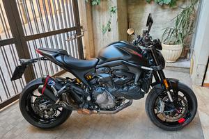 Ducati monster 937