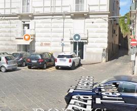 Locale commerciale fronte Tribunale Napoli Nord