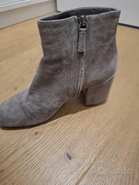 Stivaletti camoscio grigio con tacco, 36