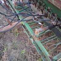 Seminatrice per estirpatore vibrocoltivatore