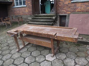 Antico banco da falegname