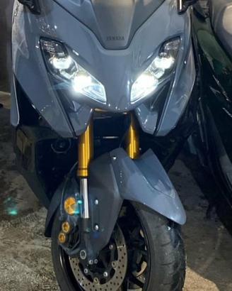Yamaha tmax