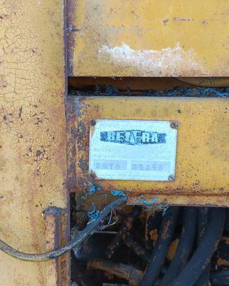 Retroescavatore funzionante