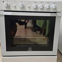 Cucina INDESIT 4 FUOCHI possibilità di trasporto 
