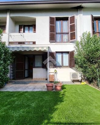 VILLA A SCHIERA A BESANA IN BRIANZA