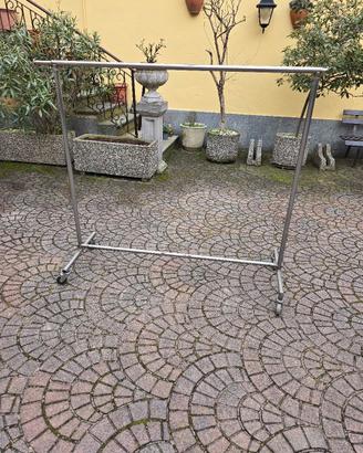 CARRELLI PER ABBIGLIAMENTO