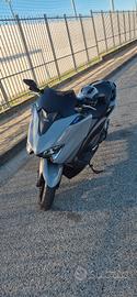 Yamaha Tmax 560 