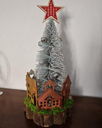 PRESEPE IN MINIATURA IN ABITAZIONE NATALIZIA CON A